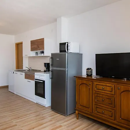 House Stone Curlew 4 Ferienhaus Lisane Tinjske