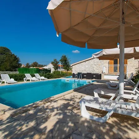 House Stone Curlew 4 * Lisane Tinjske