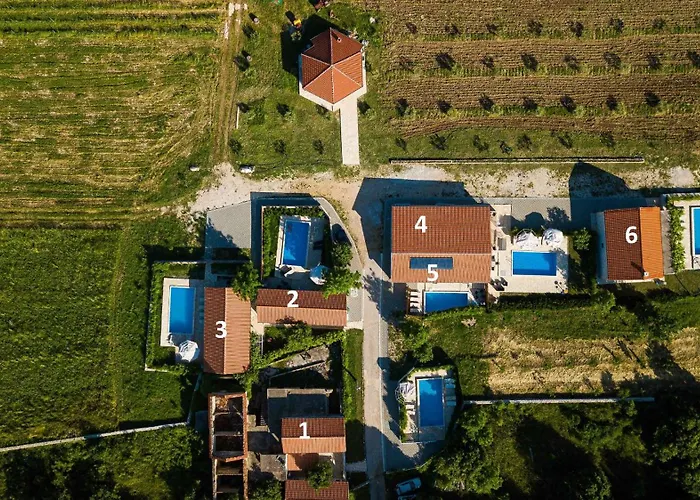 House Stone Curlew 4 Сasa de vacaciones Lisane Tinjske